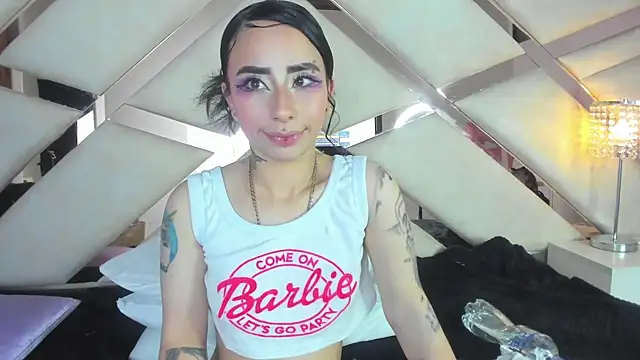 Snapshot of hanna__azumi chatting on 01-17-25, 09:49 hanna azumi online show from 01-17-25, 09:49