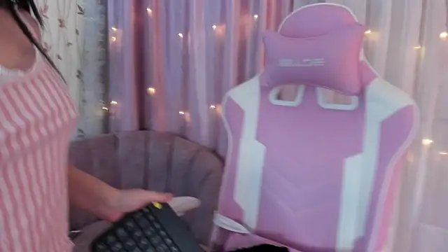 Snapshot of hanna__azumi chatting on 02-16-25, 08:10 hanna azumi online show from 02-16-25, 08:10