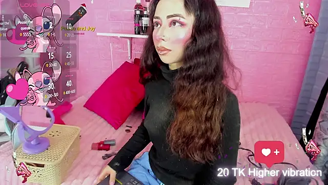 Snapshot of hanna__azumi chatting on 10-31-25, 03:40 hanna azumi online show from 10-31-25, 03:40