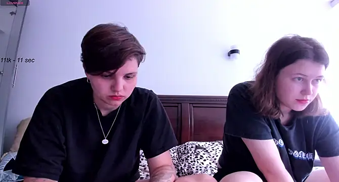 Snapshot of jessica_tenderly chatting on 02-25-25, 11:00 jessica tenderly online show from 02-25-25, 11:00