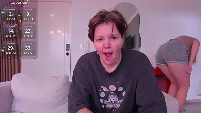 Snapshot of jessica_tenderly chatting on 11-17-25, 12:44 jessica tenderly online show from 11-17-25, 12:44