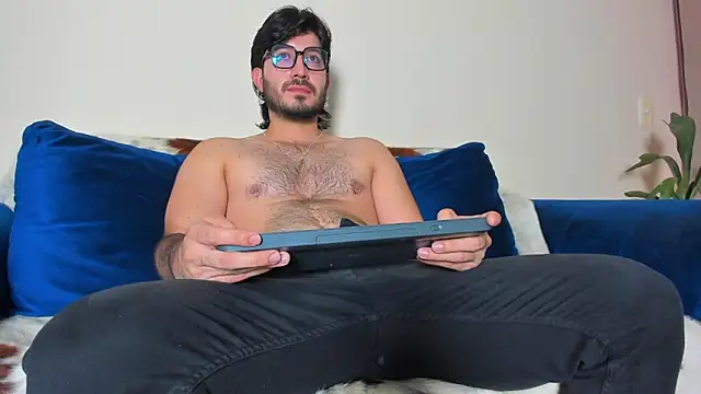 Snapshot of Ackerman_Eren_ chatting on 01-17-25, 06:02 Ackerman Eren  online show from 01-17-25, 06:02