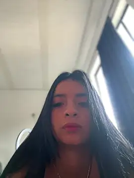 Laura fernandezII online show from 02-22-25, 09:48