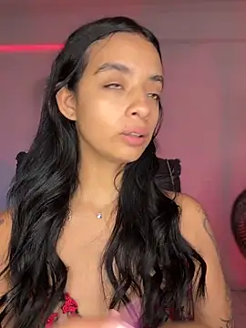 Laura fernandezII online show from 10-04-25, 09:24