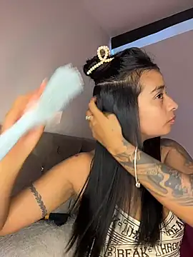 Laura fernandezII online show from 12-02-25, 07:42