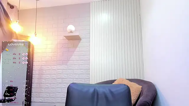 Snapshot of LenaRuiz_ chatting on 01-10-25, 03:58 LenaRuiz online show from 01-10-25, 03:58