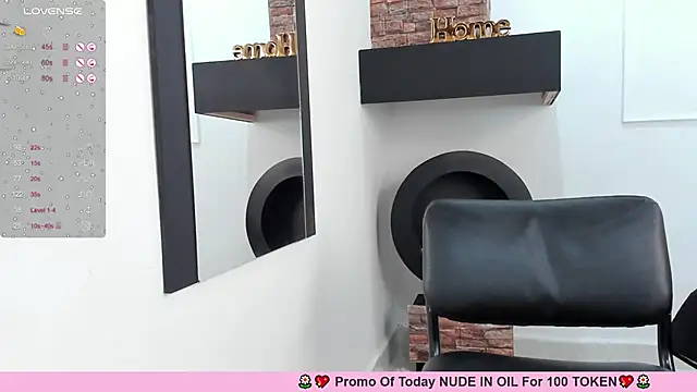 Snapshot of LenaRuiz_ chatting on 02-01-25, 03:18 LenaRuiz online show from 02-01-25, 03:18