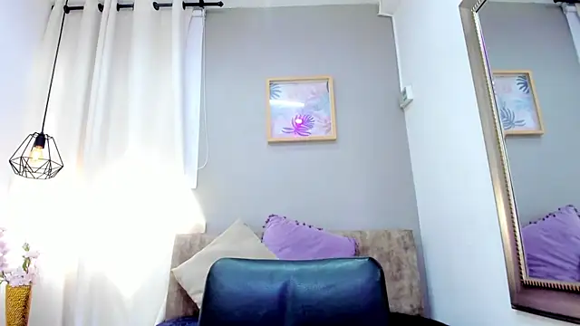 Snapshot of LenaRuiz_ chatting on 02-19-25, 03:16 LenaRuiz online show from 02-19-25, 03:16
