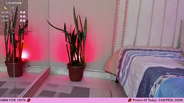 Snapshot of LenaRuiz_ chatting on 02-27-25, 03:37 LenaRuiz online show from 02-27-25, 03:37