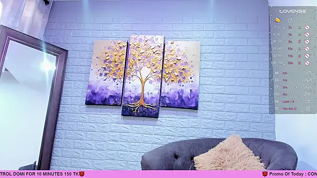 Snapshot of LenaRuiz_ chatting on 03-10-25, 06:12 LenaRuiz online show from 03-10-25, 06:12