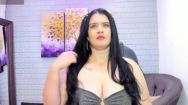 Snapshot of LenaRuiz_ chatting on 10-06-25, 12:02 LenaRuiz online show from 10-06-25, 12:02