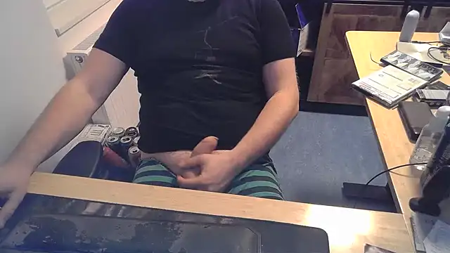 Snapshot of Currycake chatting on 01-28-25, 10:34 Currycake online show from 01-28-25, 10:34