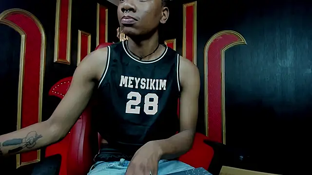 Snapshot of Dark_ftm_lust chatting on 01-30-25, 03:55 Dark ftm lust online show from 01-30-25, 03:55