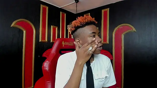 Snapshot of Dark_ftm_lust chatting on 03-23-25, 03:21 Dark ftm lust online show from 03-23-25, 03:21