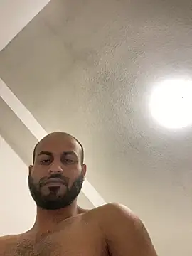 islandvybee55 online show from 01-05-25, 04:47