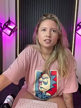 Snapshot of MiaPetit_ chatting on 01-12-25, 11:04 MiaPetit  online show from 01-12-25, 11:04