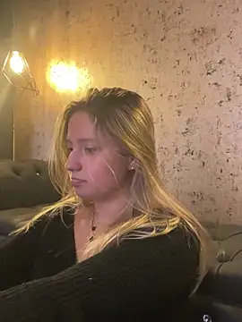 Snapshot of MiaPetit_ chatting on 03-08-25, 04:50 MiaPetit  online show from 03-08-25, 04:50