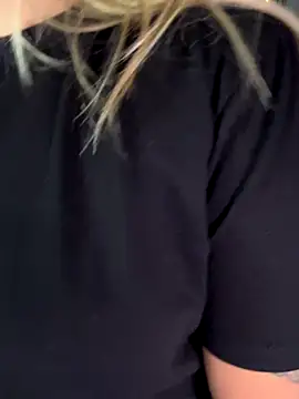 Snapshot of MiaPetit_ chatting on 09-27-25, 12:48 MiaPetit  online show from 09-27-25, 12:48