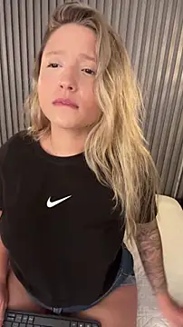 MiaPetit  online show from 03-31-26, 08:20