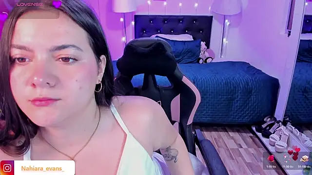 NahiaraEvans  online show from 11-12-25, 12:22