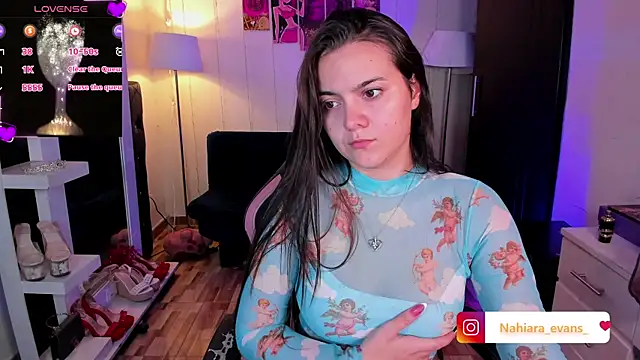 NahiaraEvans  online show from 07-12-26, 11:01