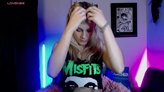 Snapshot of kim_jeins11 chatting on 10-15-25, 02:22 kim jeins11 online show from 10-15-25, 02:22