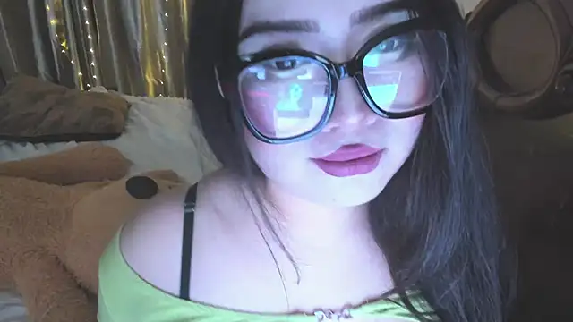 cutie sakura online show from 12-23-24, 02:17