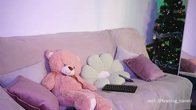Snapshot of aesthetics__tease chatting on 12-23-24, 02:35 aesthetics tease online show from 12-23-24, 02:35