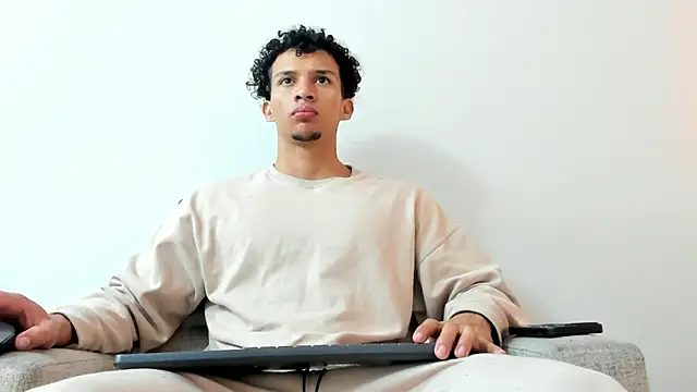 Dominick star online show from 12-21-24, 03:36