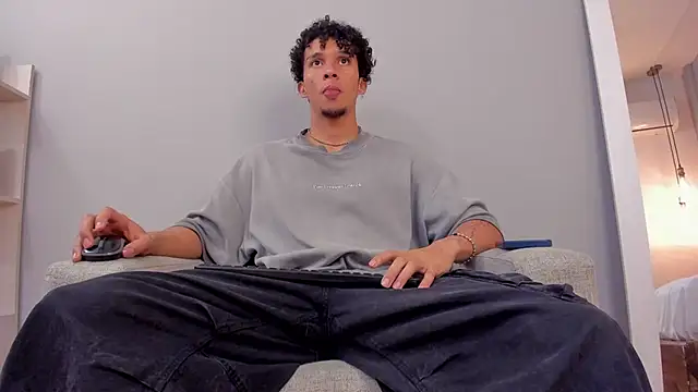 Dominick star online show from 10-26-25, 03:56