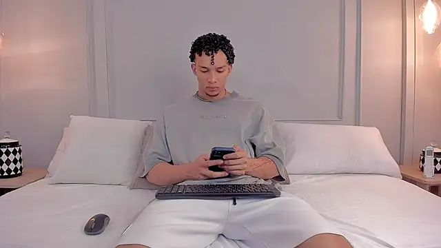 Dominick star online show from 11-20-25, 04:01