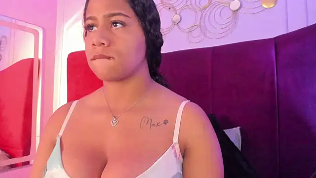 Sofi Fox  online show from 04-09-26, 03:06