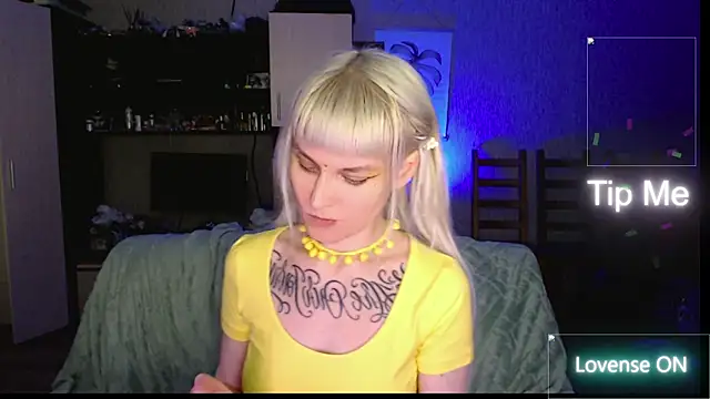 mischellemeow13 online show from 05-16-26, 12:18