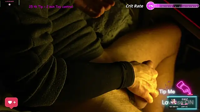 Snapshot of coupleofficial chatting on 12-13-25, 11:43 coupleofficial online show from 12-13-25, 11:43