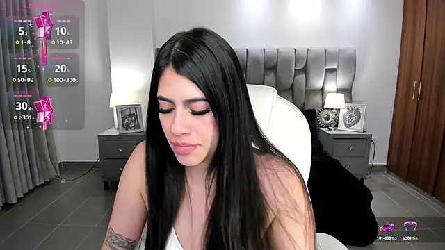 Snapshot of sarita_evanss chatting on 12-23-24, 08:55 sarita evanss online show from 12-23-24, 08:55