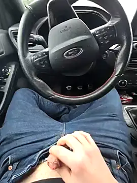 Titanhoott online show from 12-30-24, 01:36