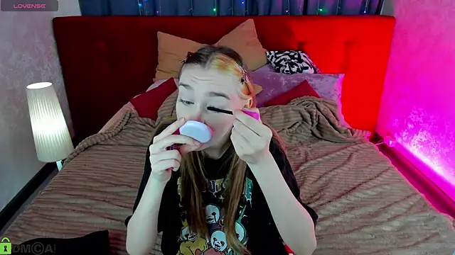 Lesi Moonie01 online show from 09-22-25, 07:10