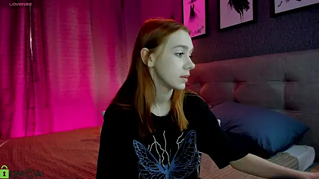 Lesi Moonie01 online show from 04-21-26, 09:26