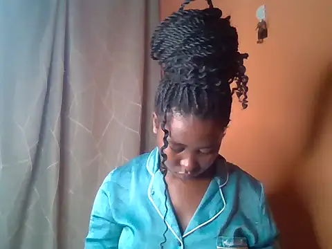 Snapshot of Moonfades chatting on 11-01-25, 06:59 Moonfades online show from 11-01-25, 06:59