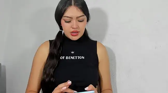 Snapshot of Sweet-Sophiee chatting on 01-10-25, 06:17 Sweet-Sophiee online show from 01-10-25, 06:17