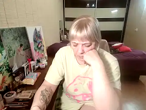 Lia Laguna77 online show from 12-15-25, 07:51