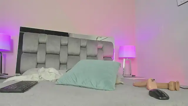 Snapshot of kimberlyycox chatting on 03-08-25, 12:22 kimberlyycox online show from 03-08-25, 12:22