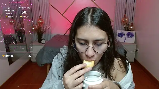 Lita Rogers online show from 04-24-26, 01:57