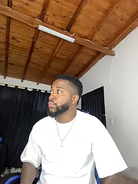 Snapshot of Drake_Nassir4 chatting on 05-21-26, 04:41 Drake Nassir4 online show from 05-21-26, 04:41