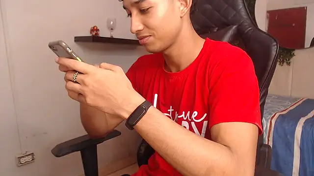 Snapshot of jose_sexycumm chatting on 12-10-24, 09:33 jose sexycumm online show from 12-10-24, 09:33