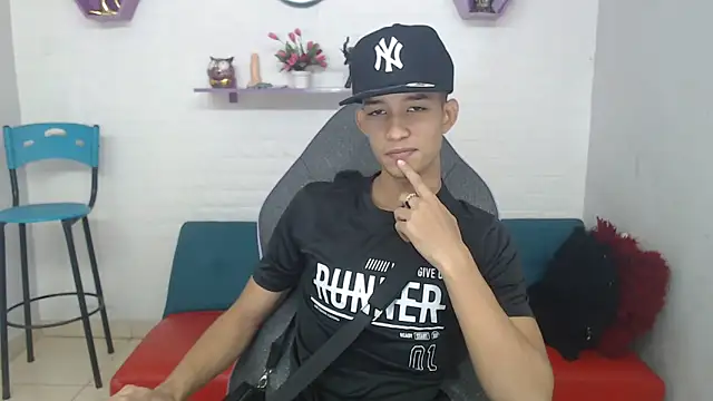 Snapshot of jose_sexycumm chatting on 03-03-25, 06:12 jose sexycumm online show from 03-03-25, 06:12