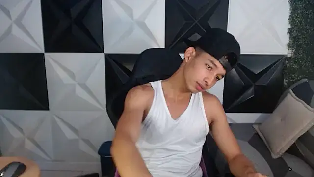 Snapshot of jose_sexycumm chatting on 03-19-25, 08:22 jose sexycumm online show from 03-19-25, 08:22