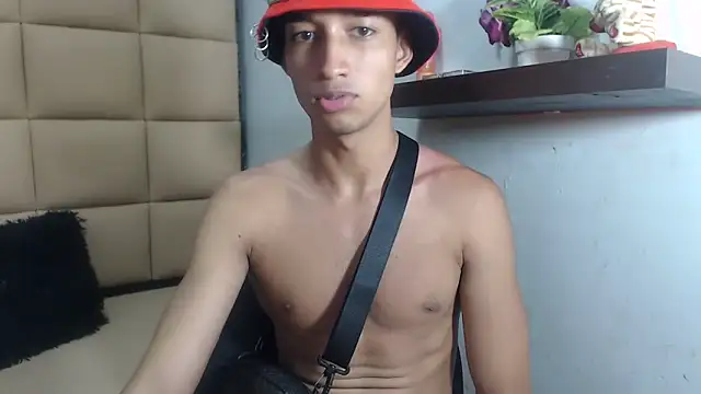 Snapshot of jose_sexycumm chatting on 09-20-25, 07:48 jose sexycumm online show from 09-20-25, 07:48