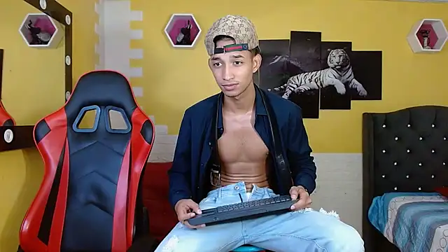 Snapshot of jose_sexycumm chatting on 10-02-25, 10:39 jose sexycumm online show from 10-02-25, 10:39