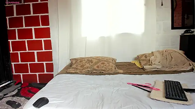 Snapshot of Kimandyuk chatting on 11-11-25, 08:09 Kimandyuk online show from 11-11-25, 08:09